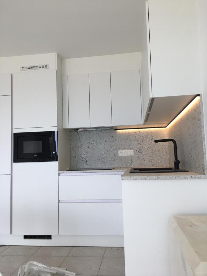 Studio 4 pers met Frontaal Zeezicht&privé zwembad Oostende Esterno foto